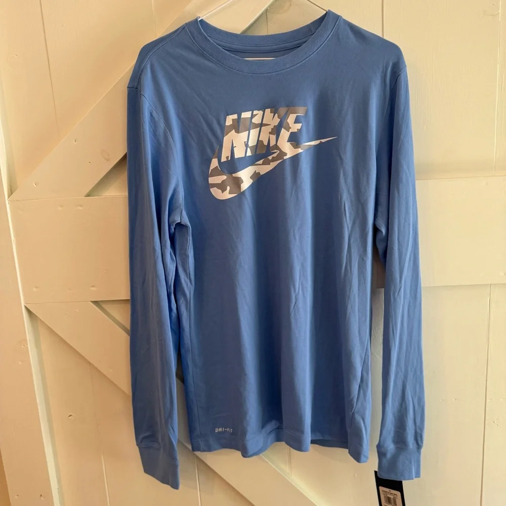 Nike‎ Sky Blue Camo Logo Long Sleeve Tee Size Small New with Tags Dri-Fit